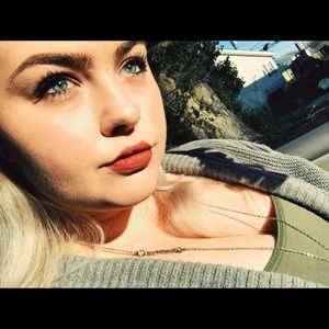 Meet your Posher, Hannah